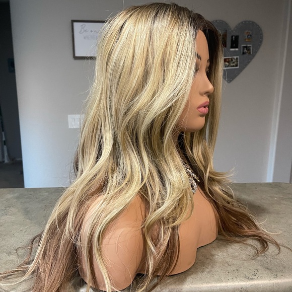 Nel’s Wigs Mistey Dark Blonde Wavy Hair Wig - Picture 3 of 5